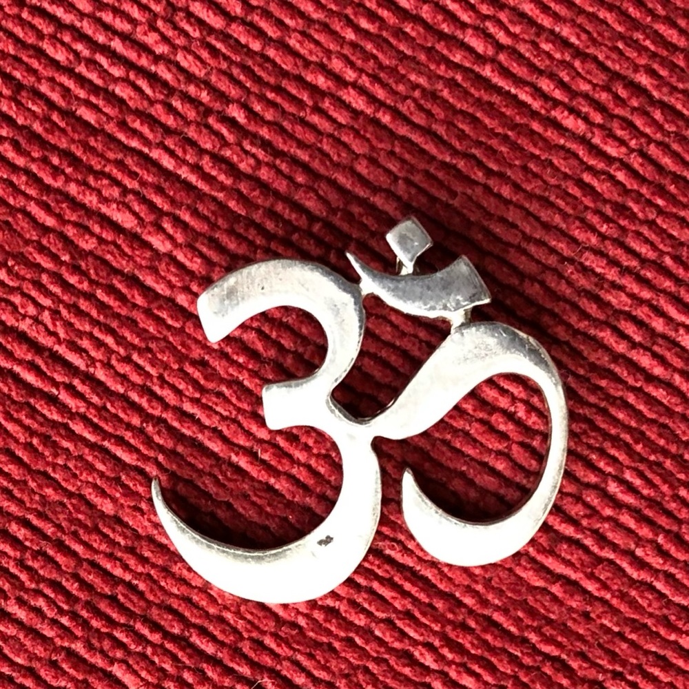 OM silver color metal